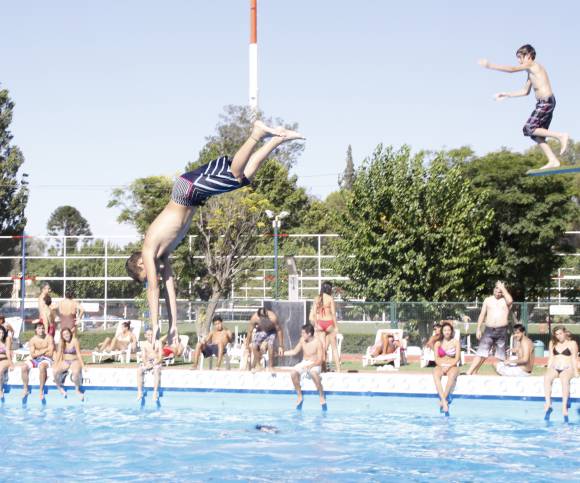 Las piletas entran en calor después que pasa la siesta Las piletas entran en calor después que pasa la siesta