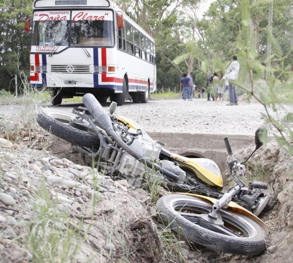 Un motociclista quedó grave Un motociclista quedó grave