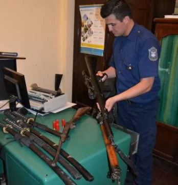 Roban un arsenal de colección, igual caen Roban un arsenal de colección, igual caen