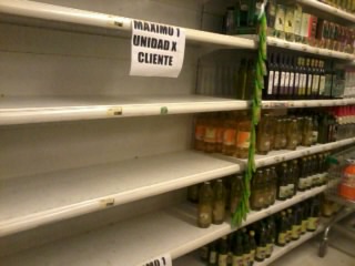 Como cada verano, falta aceite en las góndolas locales de los supermercados Como cada verano, falta aceite en las góndolas locales de los supermercados