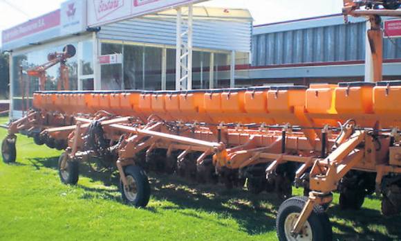 Fabricantes de maquinaria agrícola anticipan menores ventas este año Fabricantes de maquinaria agrícola anticipan menores ventas este año