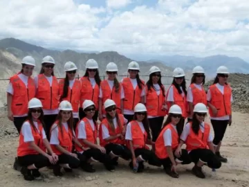 Las candidatas aprendieron sobre minería Las candidatas aprendieron sobre minería