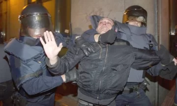 España aprobó la ley que abarata despidos España aprobó la ley que abarata despidos