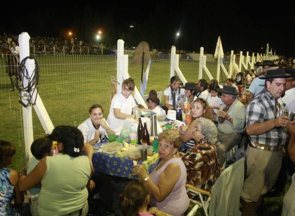 Picnic en torno a la doma Picnic en torno a la doma