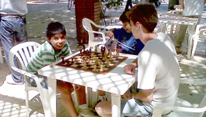 Ajedrez bajo la glorieta Ajedrez bajo la glorieta