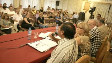 Docentes deciden hoy si aceptan la propuesta salarial Docentes deciden hoy si aceptan la propuesta salarial