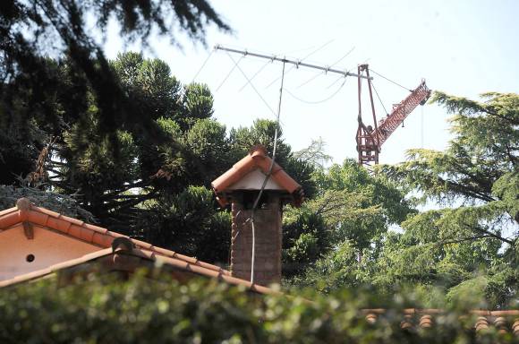 Saltan y mueren al chocar sus cabezas en pleno vuelo Saltan y mueren al chocar sus cabezas en pleno vuelo