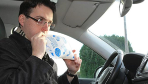 Alcoholímetro en el auto Alcoholímetro en el auto