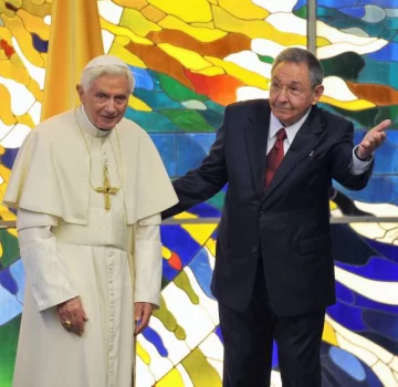 El Papa se reunió con Raúl Castro El Papa se reunió con Raúl Castro