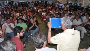 Gioja, con la juventud peronista Gioja, con la juventud peronista