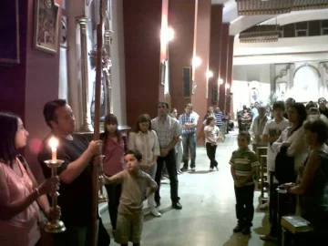 Gran concurrencia en el Vía Crucis de San Francisco Gran concurrencia en el Vía Crucis de San Francisco