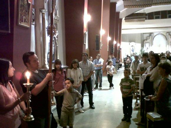 Gran concurrencia en el Vía Crucis de San Francisco Gran concurrencia en el Vía Crucis de San Francisco