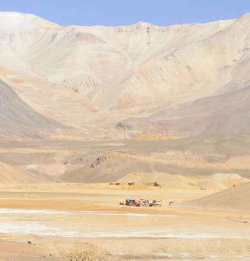 El Estado podría invertir en minería no metalífera El Estado podría invertir en minería no metalífera