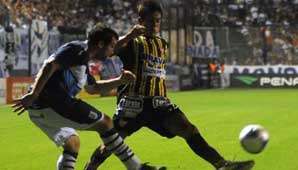 Instituto empató y se alejó a cuatro unidades de River y Quilmes Instituto empató y se alejó a cuatro unidades de River y Quilmes