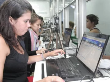 DNI y pasaportes: hacen un 133% más que en el 2011 DNI y pasaportes: hacen un 133% más que en el 2011