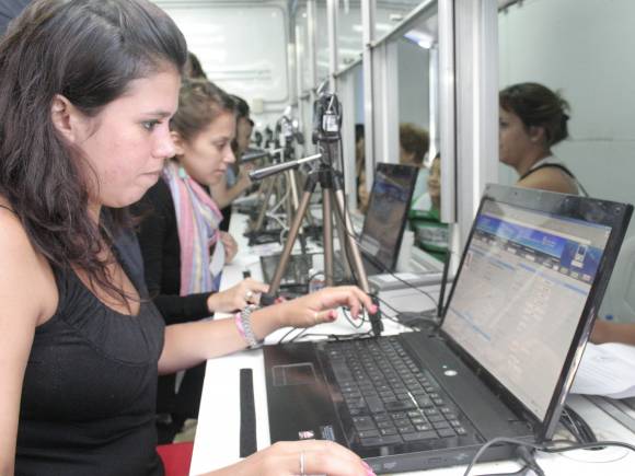 DNI y pasaportes: hacen un 133% más que en el 2011 DNI y pasaportes: hacen un 133% más que en el 2011