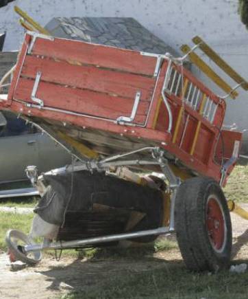 Un auto que ocasionó un accidente polémico se rifa en San Expedito Un auto que ocasionó un accidente polémico se rifa en San Expedito