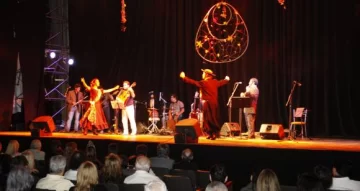 Una primera función llena de aplausos y admiración Una primera función llena de aplausos y admiración