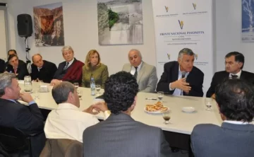 Lima, al frente del bloque de intendentes peronistas Lima, al frente del bloque de intendentes peronistas