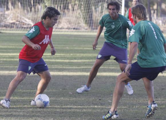 Cambia esquema y debuta Salinas Cambia esquema y debuta Salinas