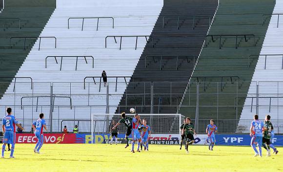 Crónica de la tarde con los sonidos del silencio Crónica de la tarde con los sonidos del silencio