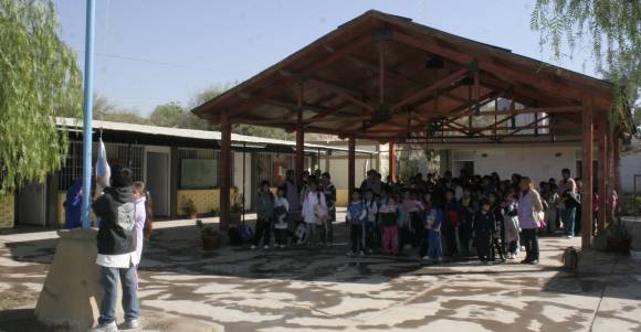 Dos escuelas, a nuevo Dos escuelas, a nuevo