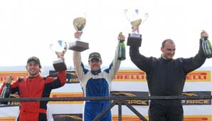 Della Motta y Persia se subieron al podio en Top Race Junior Della Motta y Persia se subieron al podio en Top Race Junior