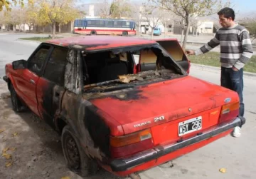 ¿Le quemó el auto al ex yerno? ¿Le quemó el auto al ex yerno?