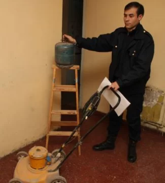 Sorprendido cuando huía con lo robado Sorprendido cuando huía con lo robado