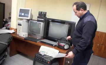 Un prófugo, dos armas y efectos Un prófugo, dos armas y efectos