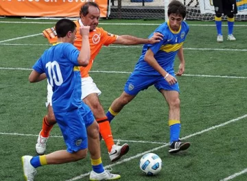 Scioli-Moyano, un partido de fútbol para la polémica Scioli-Moyano, un partido de fútbol para la polémica