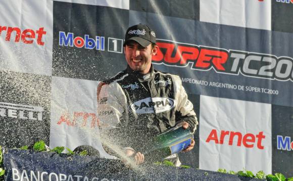 Pechito al viento por su primera victoria Pechito al viento por su primera victoria