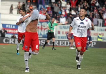 Tigre metió presión abajo y arriba Tigre metió presión abajo y arriba