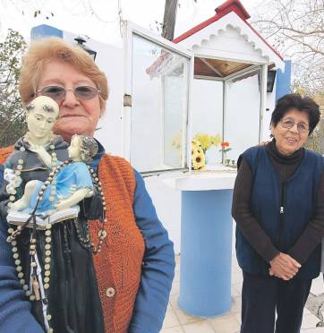 El santo que dejó su sitio para quedarse en medio de un barrio El santo que dejó su sitio para quedarse en medio de un barrio