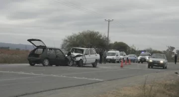 Seis heridos en una colisión frontal Seis heridos en una colisión frontal