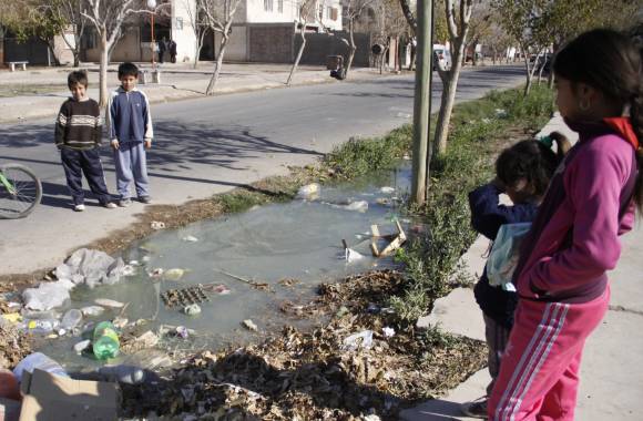 Un nuevo colapso de pozos negros a pesar de que pusieron sales Un nuevo colapso de pozos negros a pesar de que pusieron sales