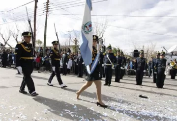 Se le salió un zapato y no dejó de marchar Se le salió un zapato y no dejó de marchar