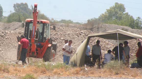 Exploran terrenos buscando restos de desaparecidos Exploran terrenos buscando restos de desaparecidos