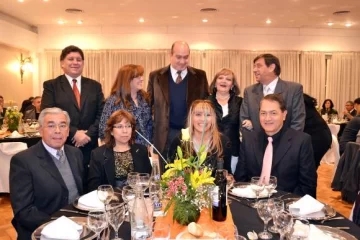 Cena en el Día del Ingeniero Cena en el Día del Ingeniero