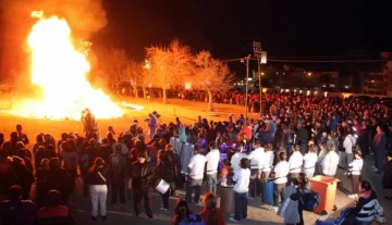 El viento hizo avivar la devoción El viento hizo avivar la devoción