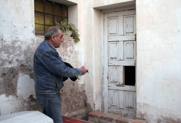 Envenenan a 2 perros y le llevan $10.000 a empresario Envenenan a 2 perros y le llevan $10.000 a empresario