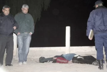 Murió en un canal y creen que fue por sufrir un ataque Murió en un canal y creen que fue por sufrir un ataque