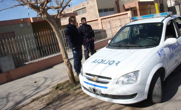 Engañan a jubilada en su casa y le roban $10.000 Engañan a jubilada en su casa y le roban $10.000