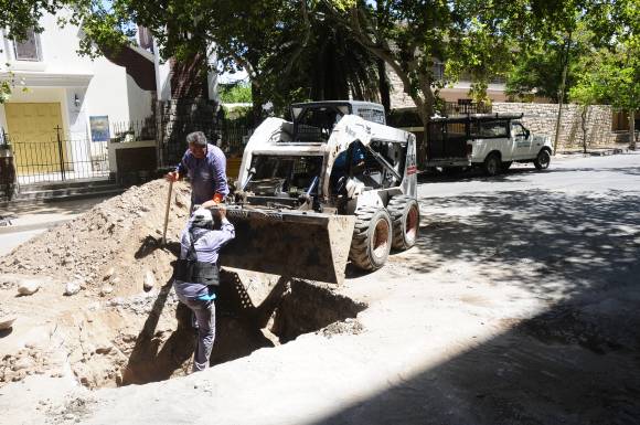 En OSSE compran equipos y afectan personal para arreglar caños en 24hs En OSSE compran equipos y afectan personal para arreglar caños en 24hs