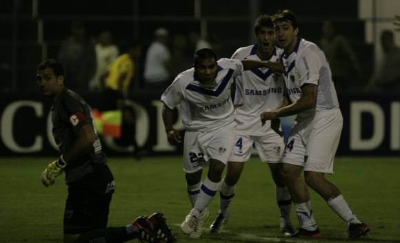 Enganche Velázquez cerca de ser refuerzo Enganche Velázquez cerca de ser refuerzo