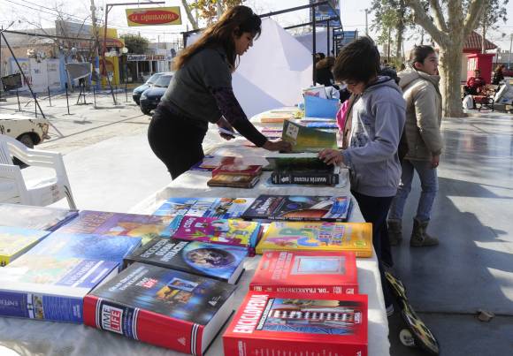 Desde salsa casera hasta libros en el nuevo paseo de los artesanos Desde salsa casera hasta libros en el nuevo paseo de los artesanos