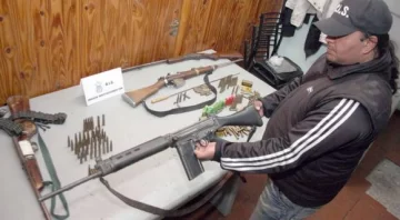 Investigan a un funcionario por tenencia ilegal de arma Investigan a un funcionario por tenencia ilegal de arma