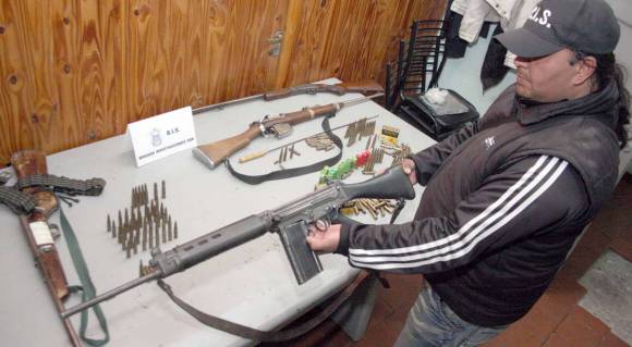 Investigan a un funcionario por tenencia ilegal de arma Investigan a un funcionario por tenencia ilegal de arma