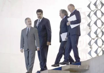 Crece la tensión por el canal Martín García Crece la tensión por el canal Martín García