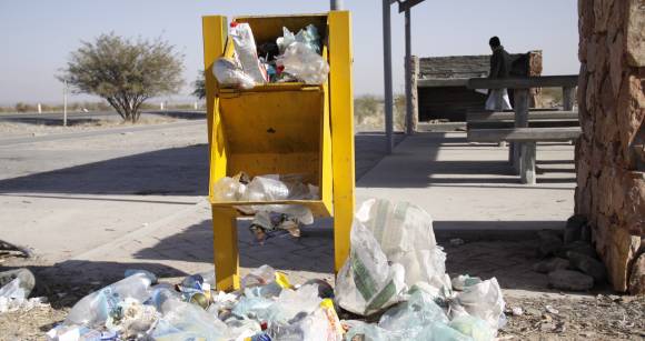 Basura y robo a lo largo de la Senda del Peregrino Basura y robo a lo largo de la Senda del Peregrino